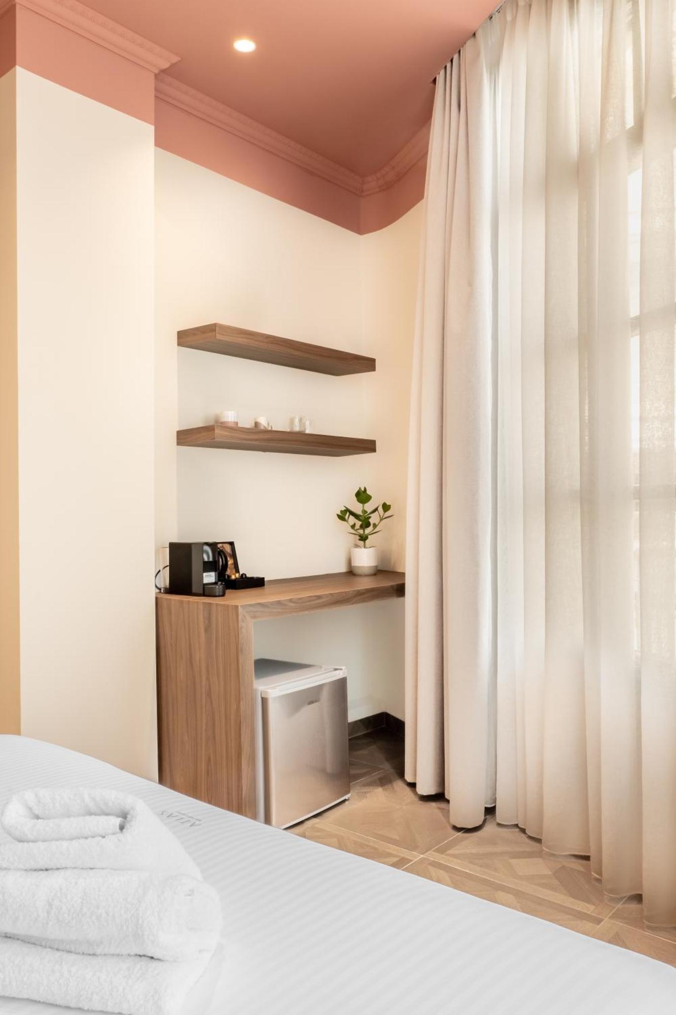 Atlas Boutique Suites Kavala Exteriör bild